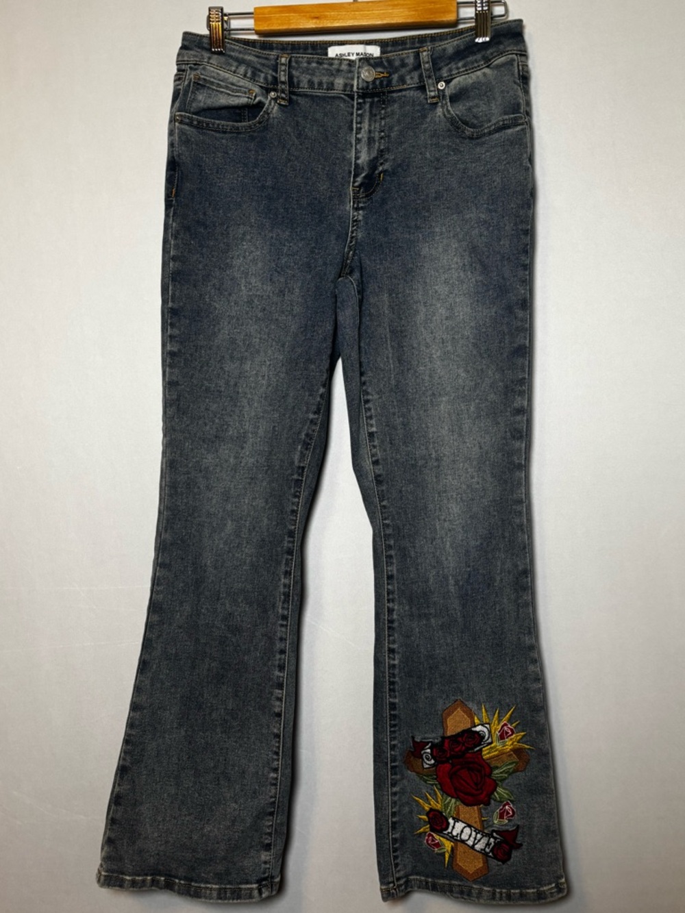 Ashley Mason Women's Love Roses Embroidered Design Jeans Size-11/30
